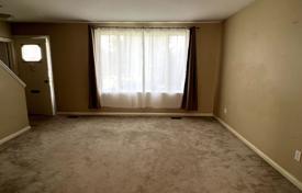 9 odalılar şehir içinde müstakil ev North York'da, Kanada. C$2,482,000