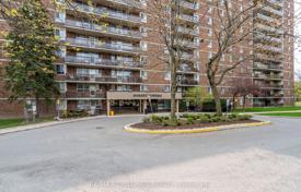 6 odalılar daire Scarborough'da, Kanada. C$705,000
