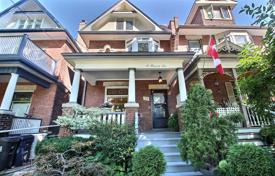 4 odalılar şehir içinde müstakil ev Old Toronto'da, Kanada. C$2,239,000