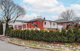 5 odalılar şehir içinde müstakil ev Scarborough'da, Kanada. C$1,157,000