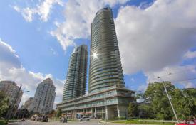 2 odalılar daire Lake Shore Boulevard West'da, Kanada. C$882,000