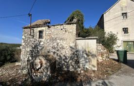3 odalılar şehir içinde müstakil ev 510 m² Sibenik'da, Hırvatistan. 280,000 €