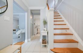 6 odalılar şehir içinde müstakil ev Etobicoke'de, Kanada. C$1,583,000