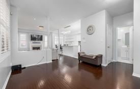 4 odalılar şehir içinde müstakil ev North York'da, Kanada. C$1,200,000