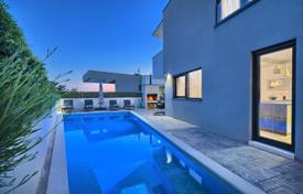 7 odalılar şehir içinde müstakil ev 325 m² Split-Dalmatia County'da, Hırvatistan. 1,400,000 €
