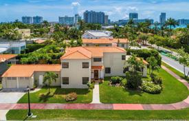 Yazlık ev – Miami sahili, Florida, Amerika Birleşik Devletleri. $1,595,000