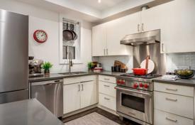 4 odalılar konak Old Toronto'da, Kanada. C$1,907,000