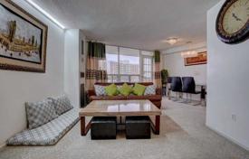 3 odalılar daire North York'da, Kanada. C$777,000
