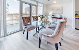 6 odalılar daire Scarborough'da, Kanada. C$902,000