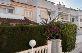 Şehir içinde müstakil ev – Torrevieja, Valencia, İspanya. 229,000 €