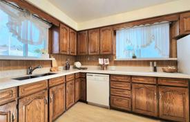 8 odalılar şehir içinde müstakil ev Scarborough'da, Kanada. C$1,778,000