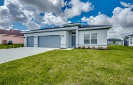 4 odalılar şehir içinde müstakil ev Cape Coral'da, Amerika Birleşik Devletleri. $404,000