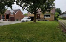 11 odalılar şehir içinde müstakil ev North York'da, Kanada. C$2,209,000