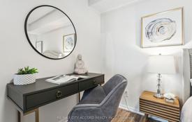 5 odalılar daire Old Toronto'da, Kanada. C$873,000