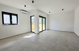 3 odalılar daire 71 m² Stinjan'da, Hırvatistan. 300,000 €