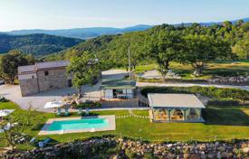 11 odalılar konak Suvereto'da, İtalya. 2,500,000 €
