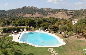 Villa – Baja Sardinia, Sardunya, İtalya. 5,900 € haftalık
