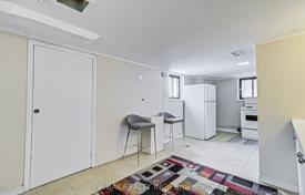 11 odalılar şehir içinde müstakil ev North York'da, Kanada. C$2,288,000