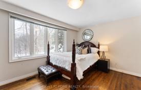 10 odalılar şehir içinde müstakil ev North York'da, Kanada. C$2,185,000