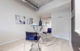 1 odalılar daire Bayview Avenue'de, Kanada. C$690,000