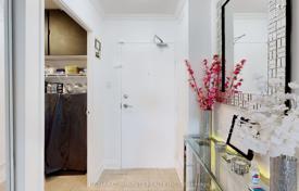 6 odalılar daire Scarborough'da, Kanada. C$784,000