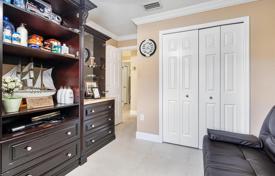 3 odalılar şehir içinde müstakil ev 189 m² Miami'de, Amerika Birleşik Devletleri. $660,000