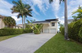 Yazlık ev – Miami sahili, Florida, Amerika Birleşik Devletleri. $4,595,000