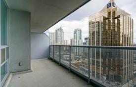 5 odalılar daire Yonge Street'da, Kanada. C$788,000