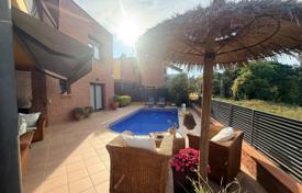 4 odalılar dağ evi 225 m² Lloret de Mar'da, İspanya. 695,000 €