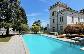 Villa – Desenzano del Garda, Lombardiya, İtalya. 4,300,000 €