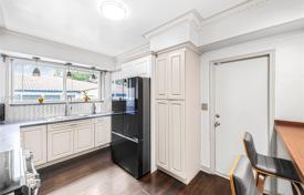 3 odalılar şehir içinde müstakil ev 231 m² Miami'de, Amerika Birleşik Devletleri. $1,099,000