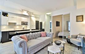 1 odalılar daire Richmond Street West'da, Kanada. C$708,000