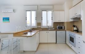3 odalılar yazlık ev 175 m² Pernera'da, Kıbrıs. 750,000 €