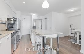 4 odalılar daire North York'da, Kanada. C$849,000