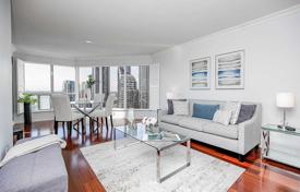 3 odalılar daire Lake Shore Boulevard West'da, Kanada. C$1,087,000