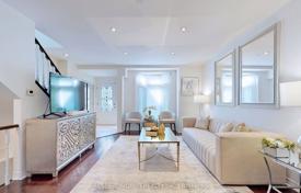 7 odalılar şehir içinde müstakil ev North York'da, Kanada. C$2,188,000