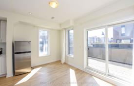 8 odalılar konak North York'da, Kanada. C$1,504,000