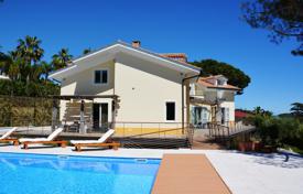 Villa – Sanremo, Liguria, İtalya. 4,000,000 €