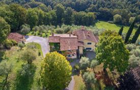 19 odalılar villa Fivizzano'da, İtalya. 1,375,000 €