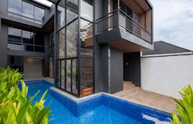 4 odalılar villa 300 m² Tibubeneng'da, Endonezya. $384,000