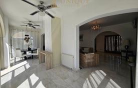 5 odalılar villa 300 m² Coral Bay'da, Kıbrıs. 750,000 €