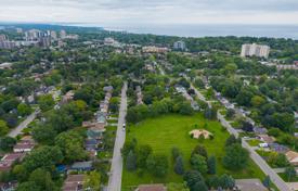 7 odalılar şehir içinde müstakil ev Scarborough'da, Kanada. C$1,477,000