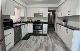 12 odalılar şehir içinde müstakil ev Scarborough'da, Kanada. C$1,439,000