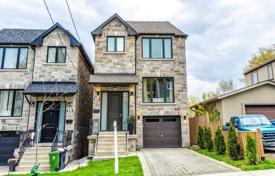11 odalılar şehir içinde müstakil ev Scarborough'da, Kanada. C$1,907,000