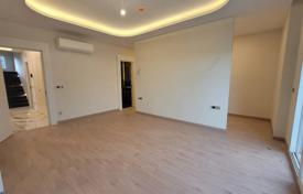 8 odalılar villa 470 m² Beylikdüzü'de, Türkiye. $1,100,000