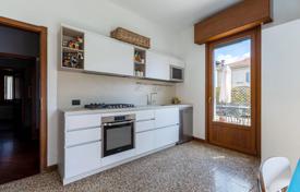 7 odalılar villa Intra'da, İtalya. 850,000 €