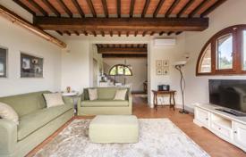 25 odalılar villa Palaia'da, İtalya. 2,000,000 €