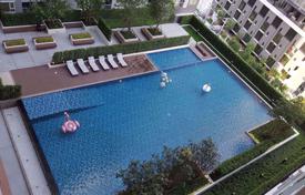 2 odalılar kondominyumda daireler Samut Prakan'da, Tayland. $141,000