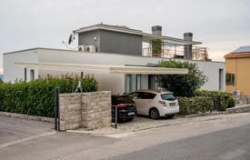 6 odalılar villa 255 m² Kavač'da, Karadağ. 895,000 €