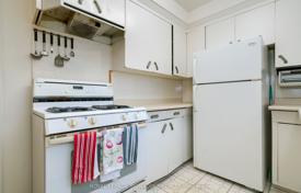 10 odalılar şehir içinde müstakil ev North York'da, Kanada. C$2,071,000
